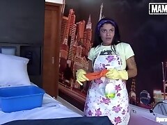 'OPERACIONLIMPIEZA - Thick Booty Maid Vick Valencia Offers Sex To Landlord - MAMACITAZ'