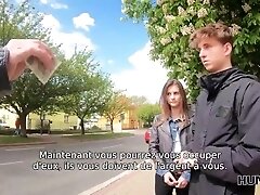 'HUNT4K. Euro chick peut acheter des billets parce qu'elle a vendu son vagin'