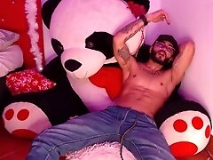 'Try not to cum watching this man have a great orgasm and make cum'