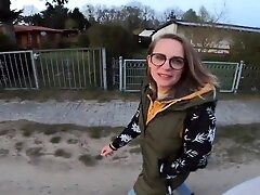 'Romantic walk with girlfriend lead to spontaneous blowjob and sex / DomAndPat'